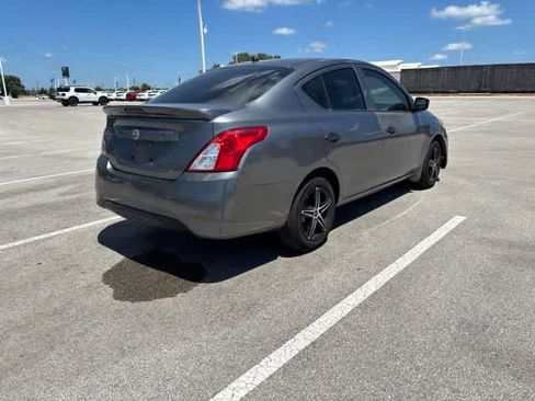 Used 2017 Nissan Versa S Plus FWD image 5