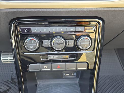 Used 2019 Volkswagen Beetle 2.0T Final Edition SEL image 23