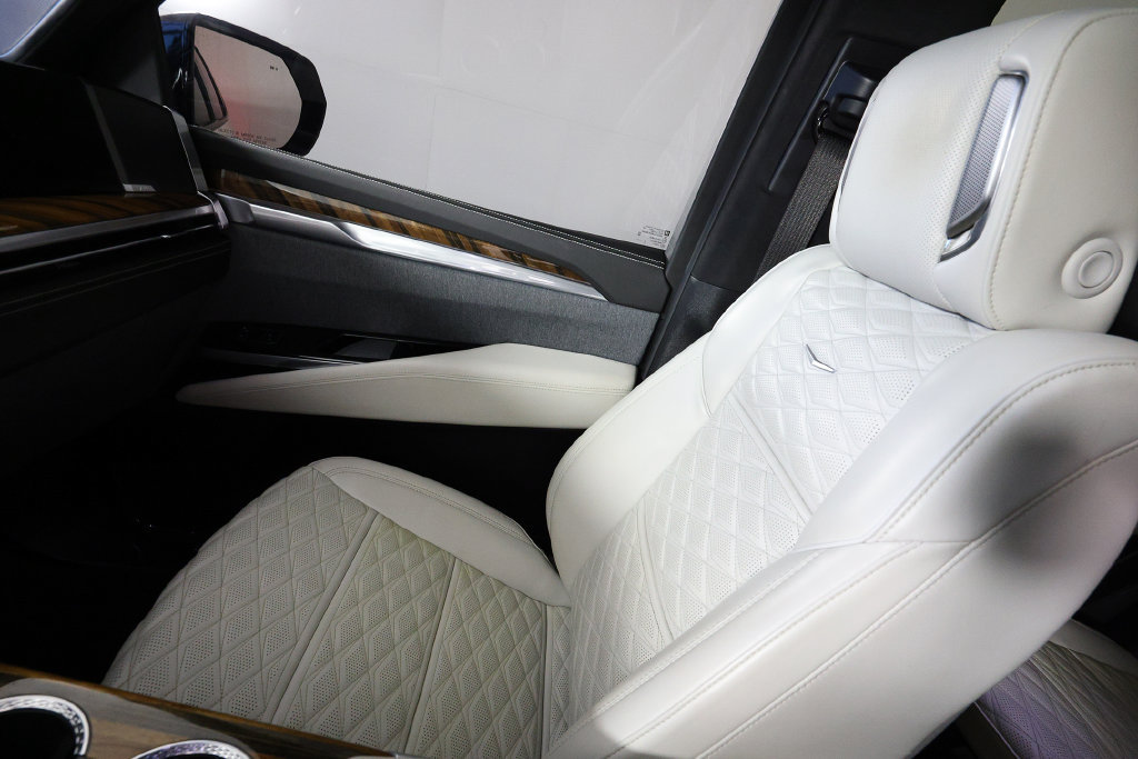 Used 2025 Cadillac Escalade Sport Platinum AWD/4WD image 40