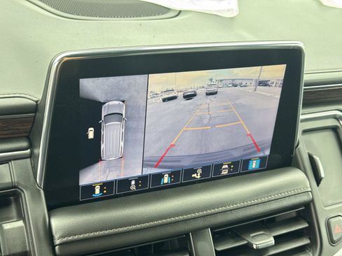 Used 2021 Chevrolet Suburban High Country RWD image 18