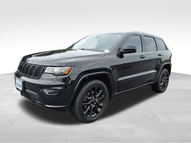 Used 2020 Jeep Grand Cherokee Altitude AWD/4WD image 2