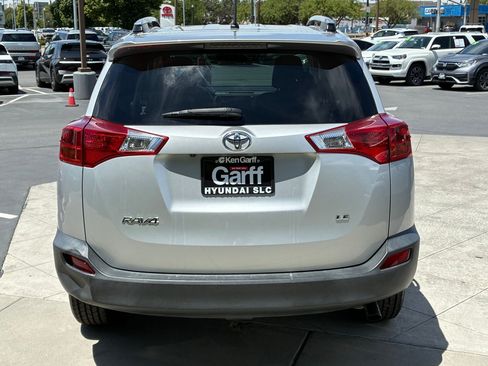 Used 2015 Toyota RAV4 LE FWD image 5