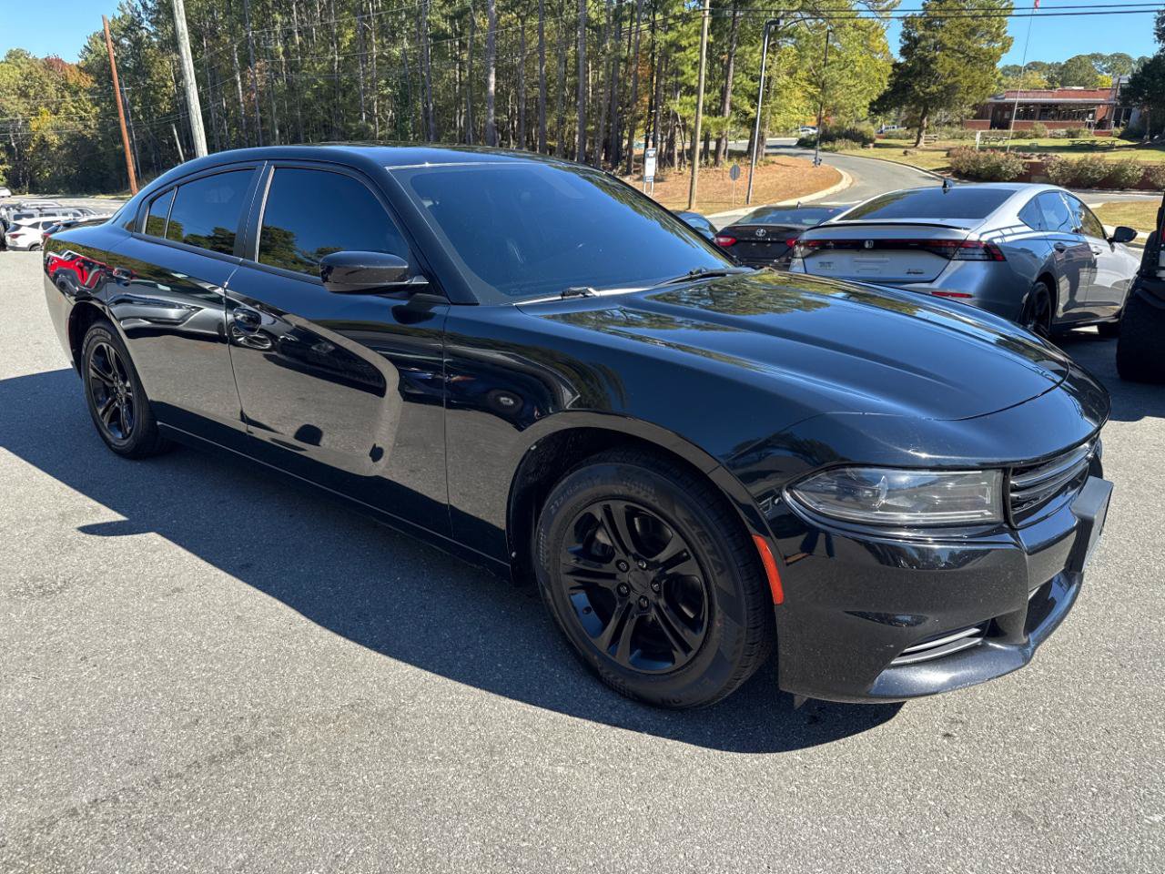 Used 2022 Dodge Charger SXT w/ Leather Interior Group RWD image 3