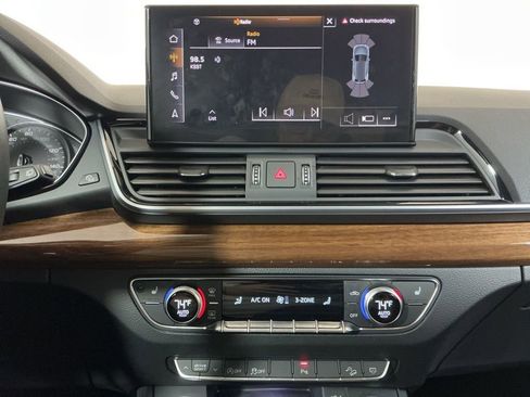 Used 2024 Audi Q5 2.0T Premium w/ Convenience Package image 11