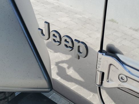 Used 2019 Jeep Wrangler Unlimited Sport S image 9