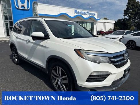 Used 2018 Honda Pilot Touring image 3