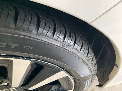 Certified 2024 Honda Civic EX image 29