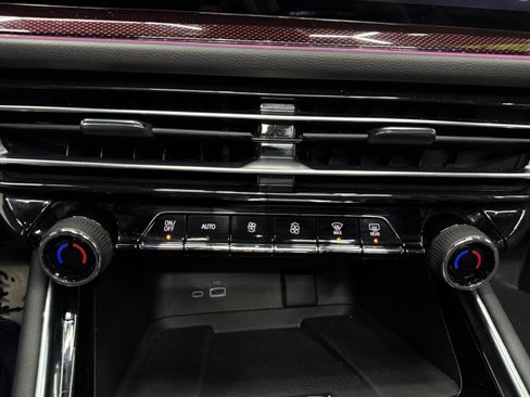 Used 2024 Chevrolet Traverse RS image 24