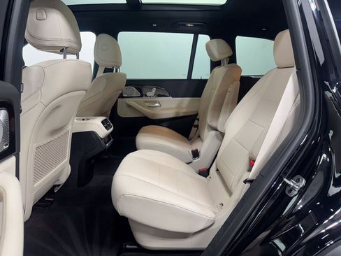 Certified 2025 Mercedes-Benz GLS 450 4MATIC image 26