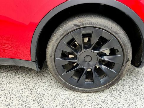 Used 2023 Tesla Model Y Long Range AWD/4WD image 9