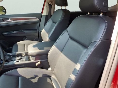 Used 2019 Volkswagen Atlas SEL R-Line AWD/4WD image 18