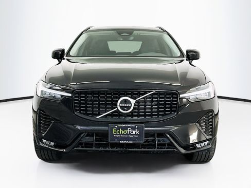 Used 2025 Volvo XC60 B5 Plus image 2