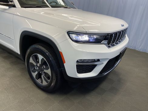 Used 2023 Jeep Grand Cherokee 4WD 4xe image 50