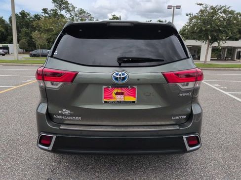 Used 2017 Toyota Highlander Limited AWD/4WD image 5
