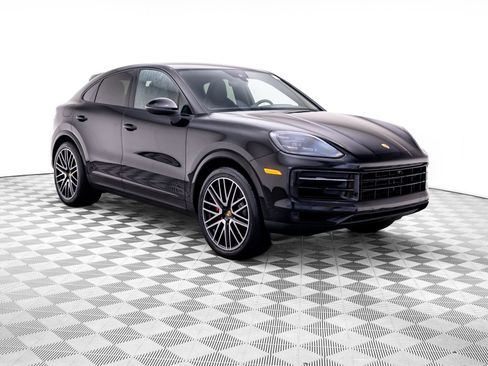 Used 2024 Porsche Cayenne S AWD/4WD image 7