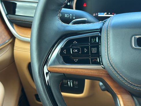 Certified 2025 Jeep Grand Cherokee Summit AWD/4WD image 21
