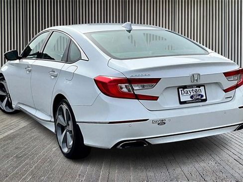 Used 2018 Honda Accord Touring image 12
