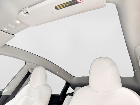 Used 2024 Tesla Model Y Long Range RWD image 22