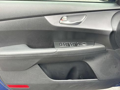 Used 2023 Kia Forte LXS w/ LXS Technology Package FWD image 22
