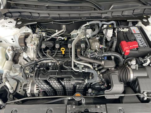 Used 2025 Nissan Altima 2.5 SV image 32