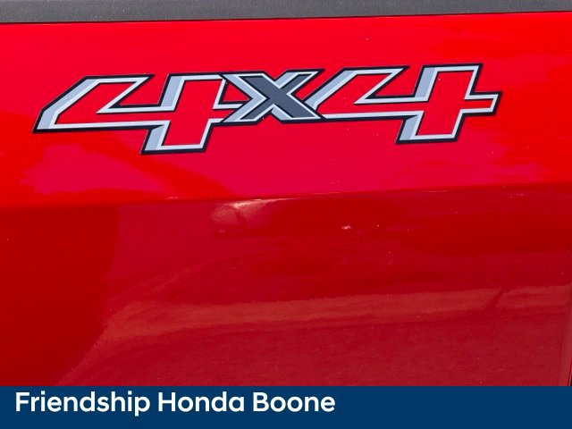 Used 2016 Chevrolet Colorado LT w/ Luxury Package, Chrome AWD/4WD image 14