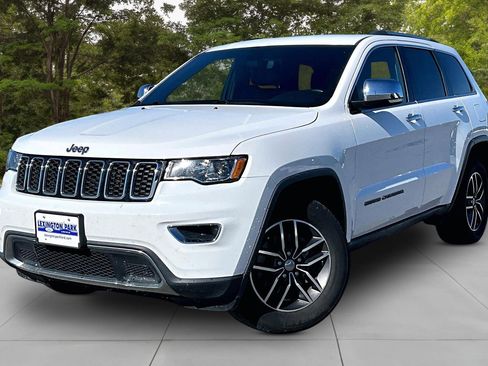 Used 2018 Jeep Grand Cherokee Limited image 3