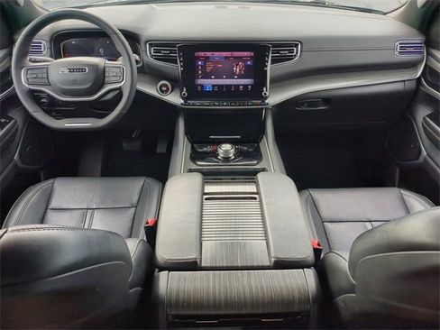 Used 2024 Jeep Wagoneer Series II image 16