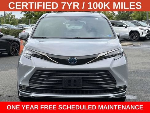 Used 2022 Toyota Sienna XLE Woodland Edition AWD/4WD image 6