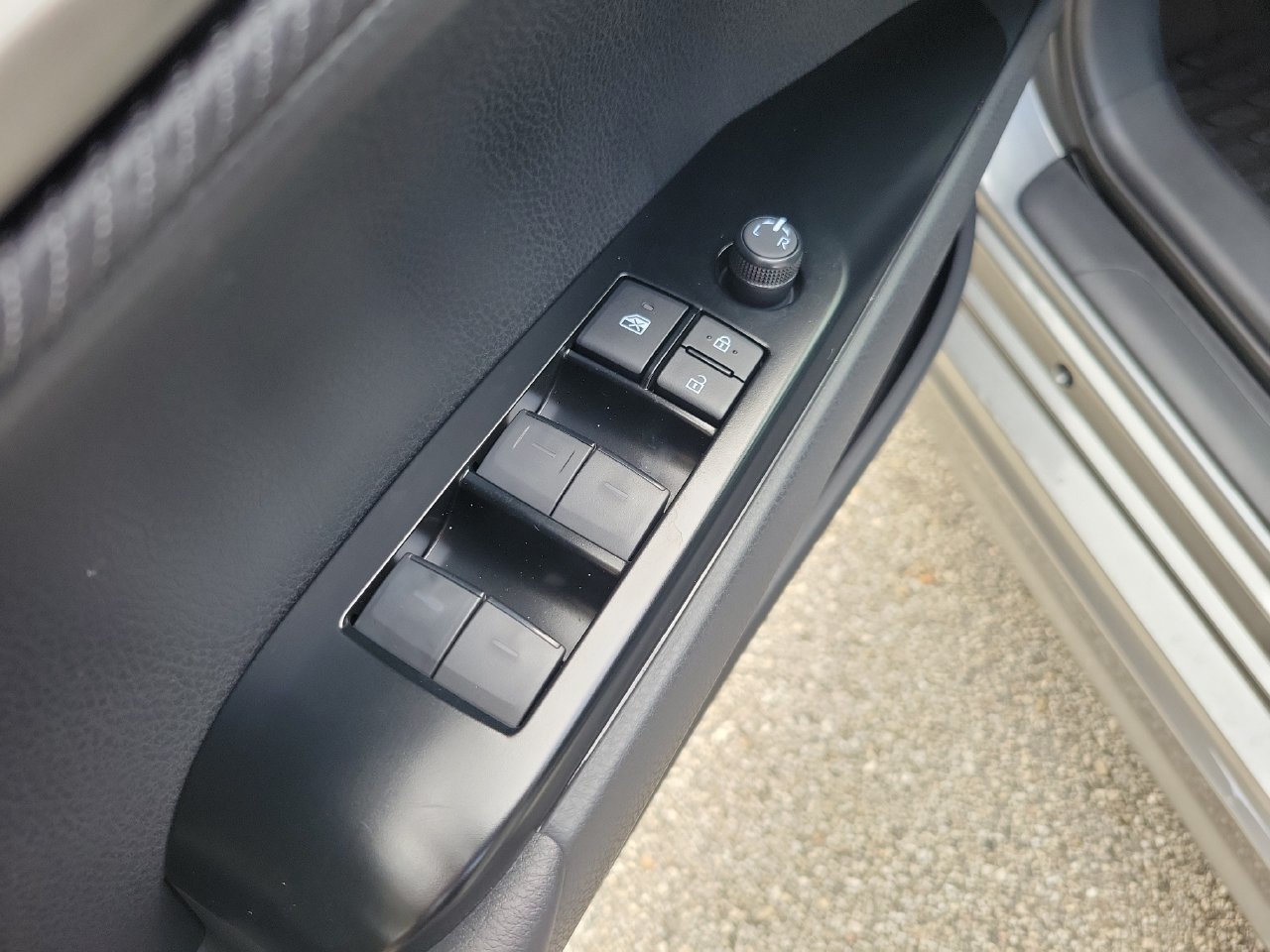 Used 2026 Toyota Camry SE FWD image 15