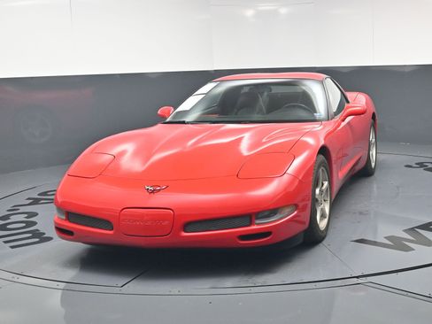 Used 2000 Chevrolet Corvette Coupe image 13