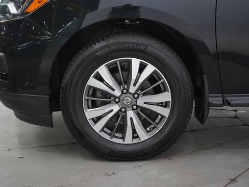 Used 2017 Nissan Pathfinder SL w/ Trailer Tow Package AWD/4WD image 29