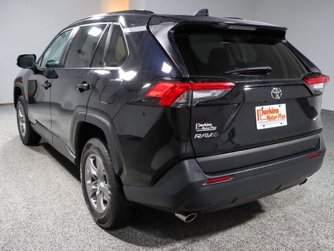 Used 2024 Toyota RAV4 XLE FWD image 9