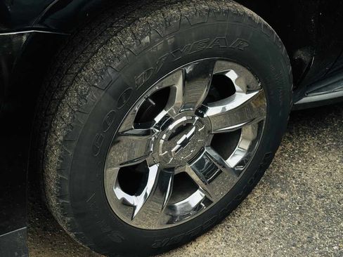 Used 2018 Chevrolet Tahoe 4WD image 13