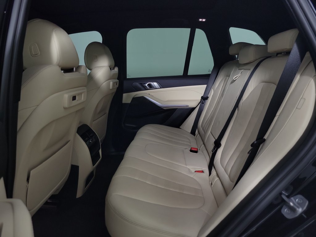 Used 2022 BMW X5 sDrive40i w/ M Sport Package RWD image 15