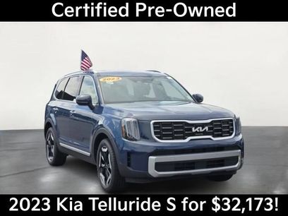 Used 2023 Kia Telluride S w/ S Sunroof Package