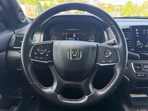 Certified 2022 Honda Passport TrailSport image 17
