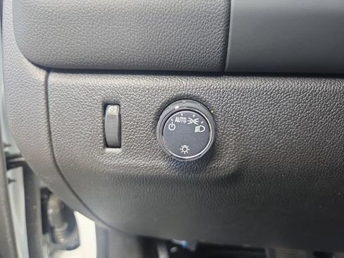 Used 2022 Chevrolet Colorado LT w/ Fleet Safety Package RWD image 18