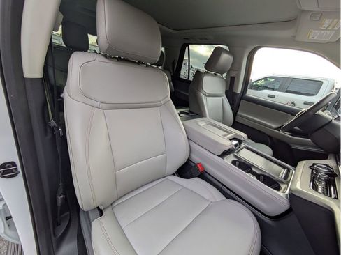 Certified 2025 Ford Expedition Active image 34