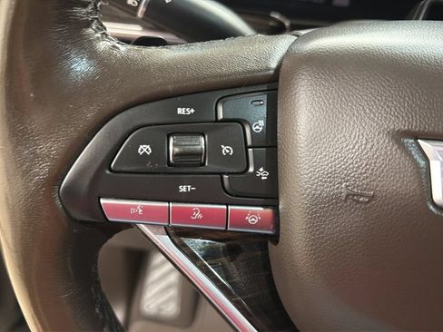 Used 2022 Cadillac Escalade Premium Luxury AWD/4WD image 24