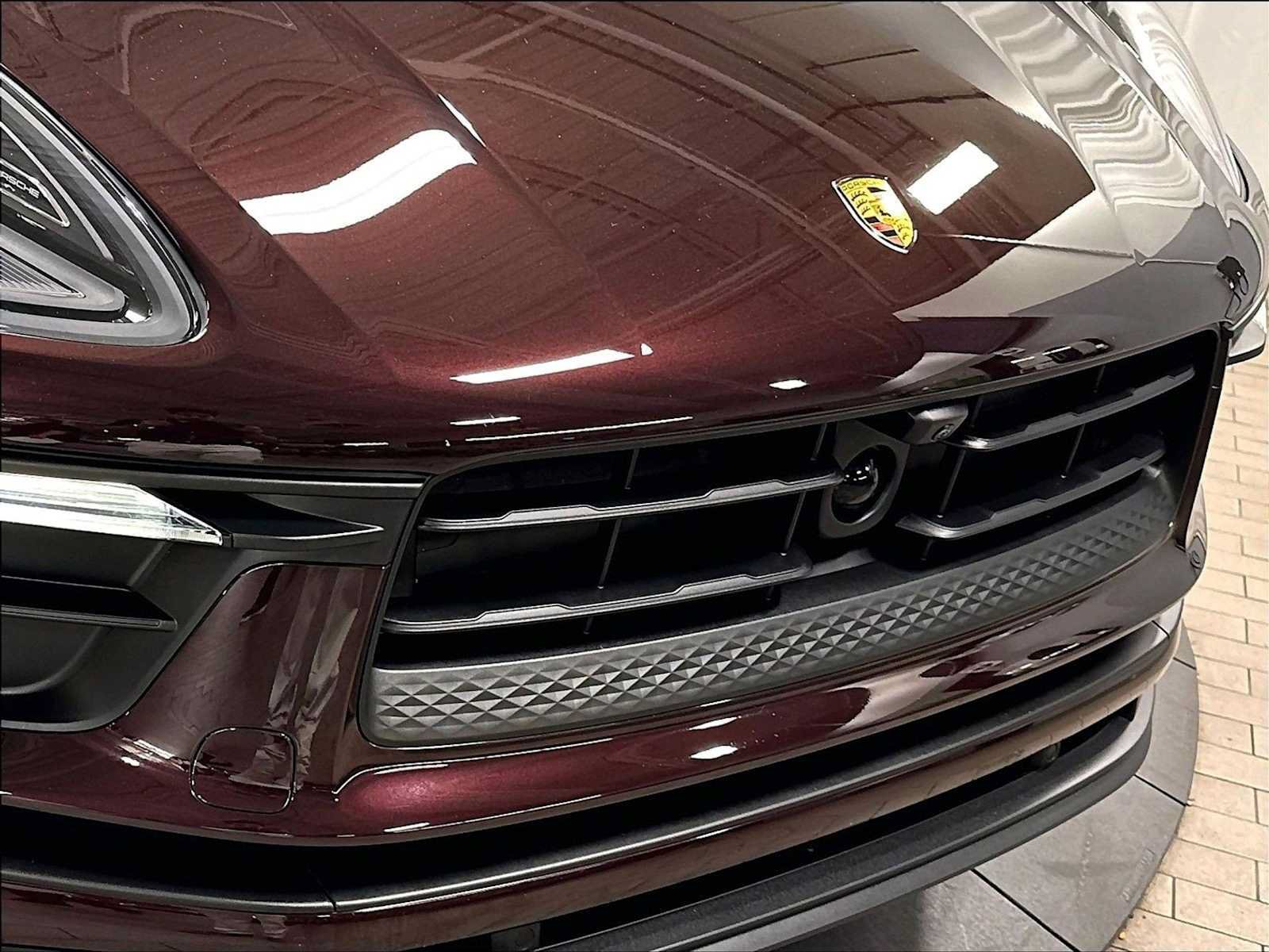 Used 2026 Porsche Macan AWD/4WD image 32