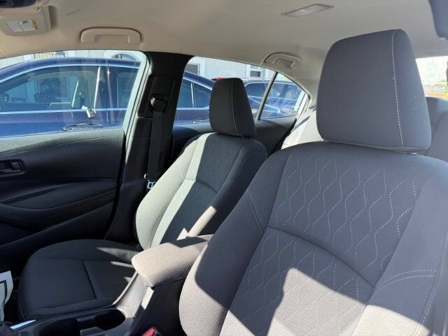 Used 2024 Toyota Corolla LE FWD image 12