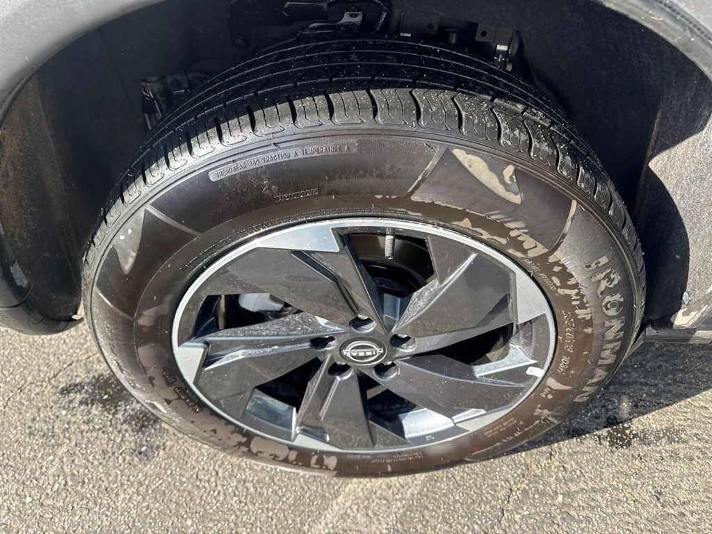Used 2026 Nissan Rogue SV AWD/4WD image 11