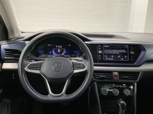 Used 2023 Volkswagen Taos SE w/ Panoramic Sunroof Package AWD/4WD image 8