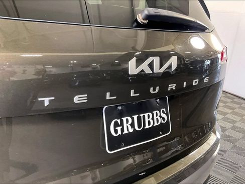 Used 2025 Kia Telluride S AWD/4WD image 40