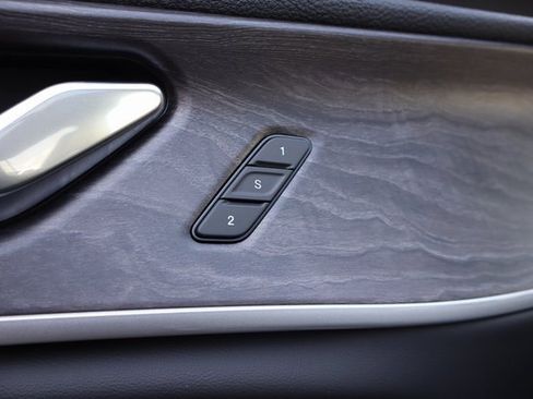 New 2025 Jeep Grand Cherokee Limited w/ Luxury Tech Group II image 10