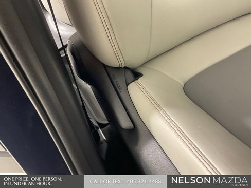 Used 2019 Toyota RAV4 Limited FWD image 29