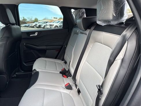 New 2026 Ford Escape SE image 19