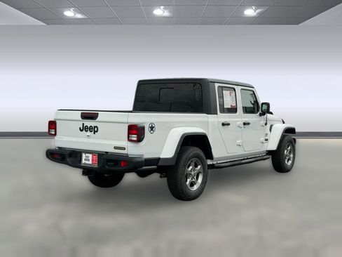 Used 2021 Jeep Gladiator Sport AWD/4WD image 9