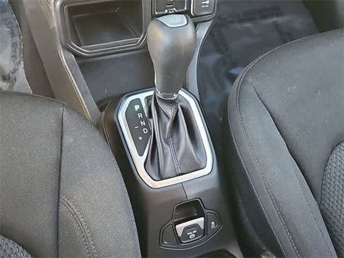 Used 2018 Jeep Renegade Altitude w/ Advanced Technology Group image 30