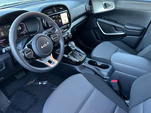 Certified 2024 Kia Soul S image 7